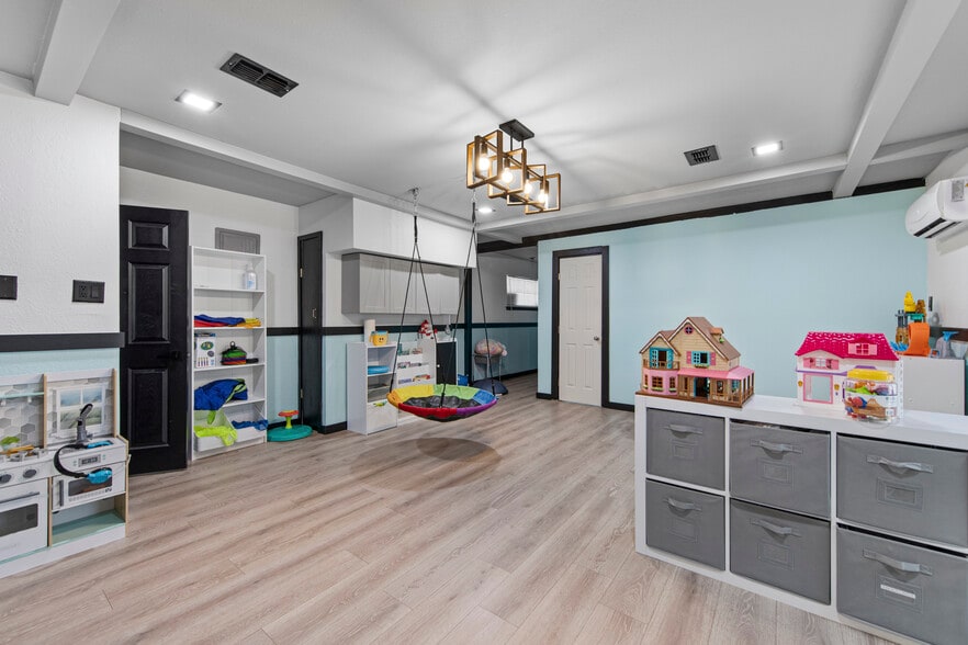 More Photos Of 1612 Pecan Blvd, McAllen Freestanding For Sale