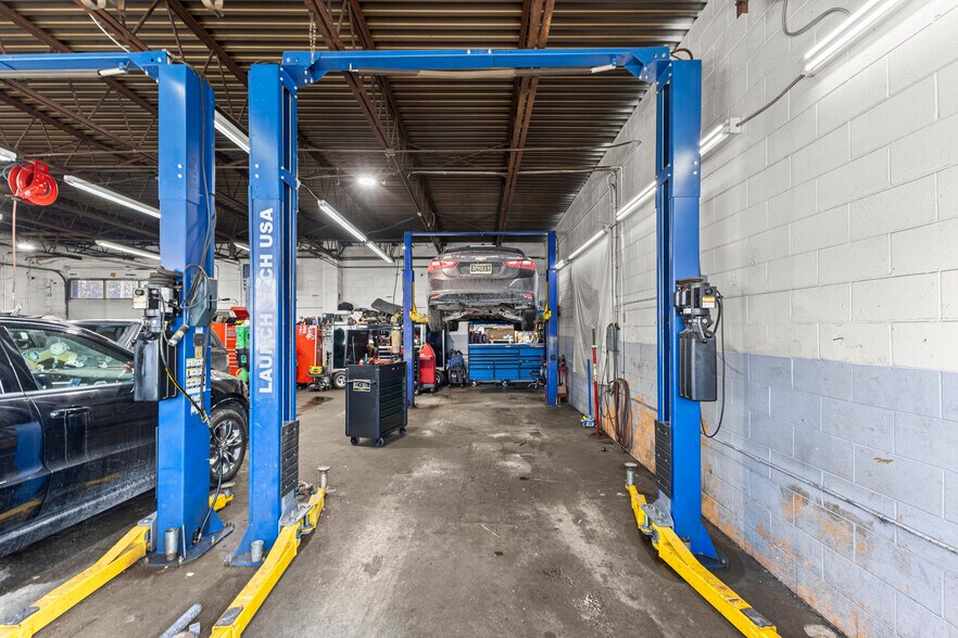More Photos Of 2401 Fort St, Trenton Warehouse For Sale