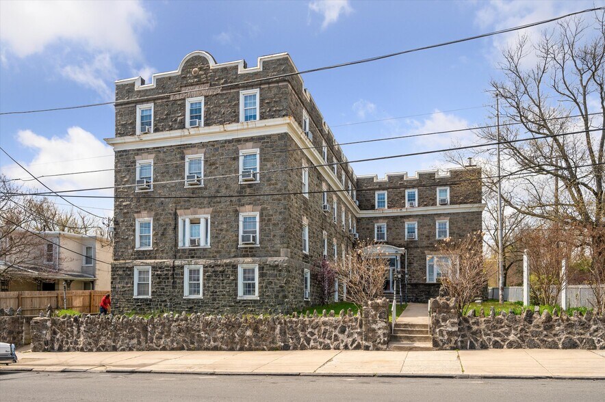 More Photos Of 230 N 65th St, Philadelphia Assisted Living For Sale