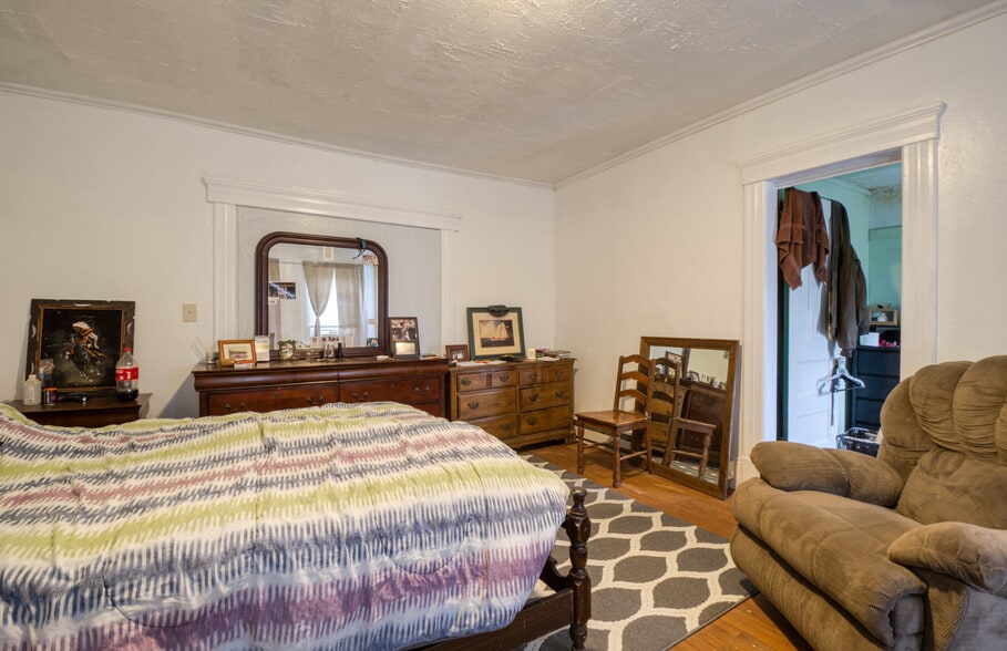 More Photos Of 28 Woodstock Ave, Putnam Specialty For Sale