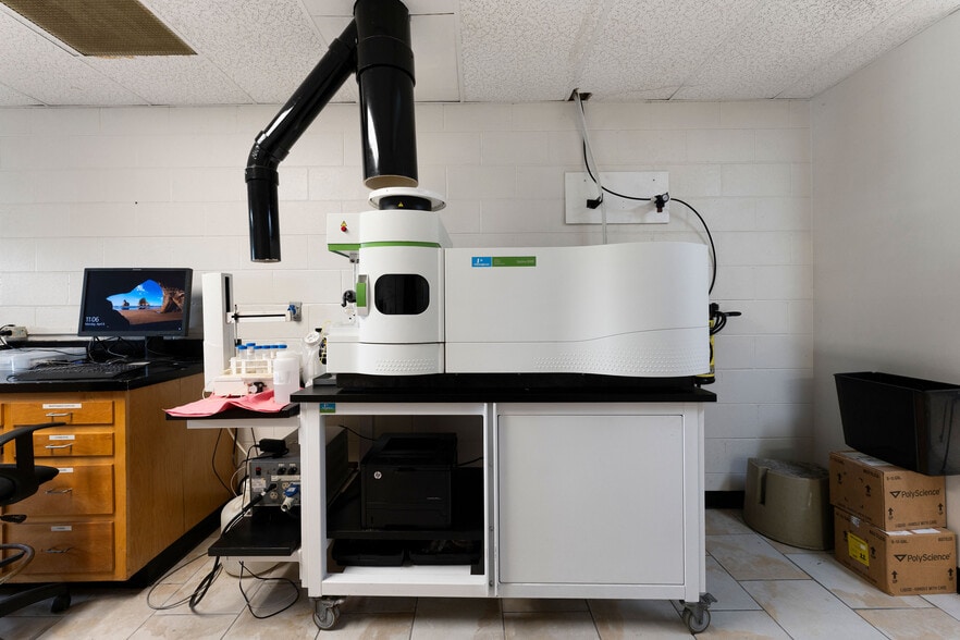 More Photos Of 112 Old Mill Rd, Cartersville Research And Development For Sale