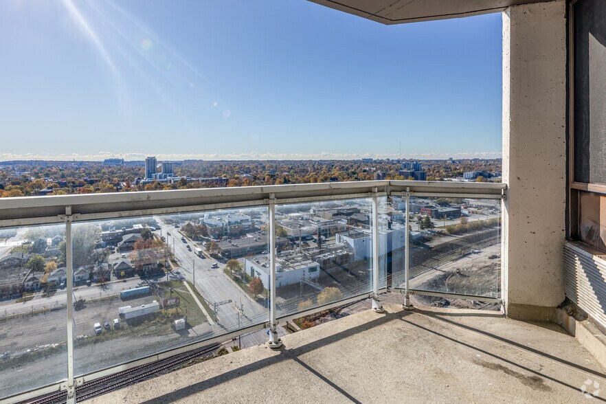 More Photos Of 340 Colborne St, London Apartments For Lease