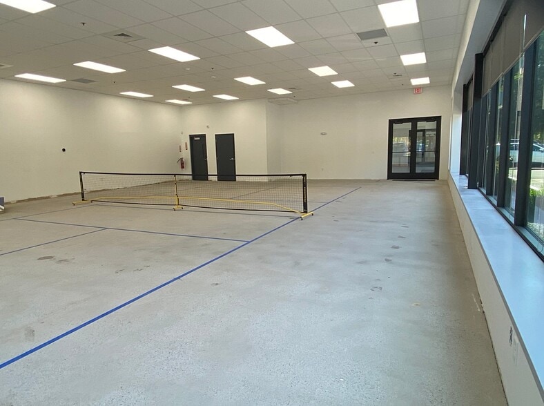 More Photos Of 760 Main St, Wilmington Light Manufacturing For Lease