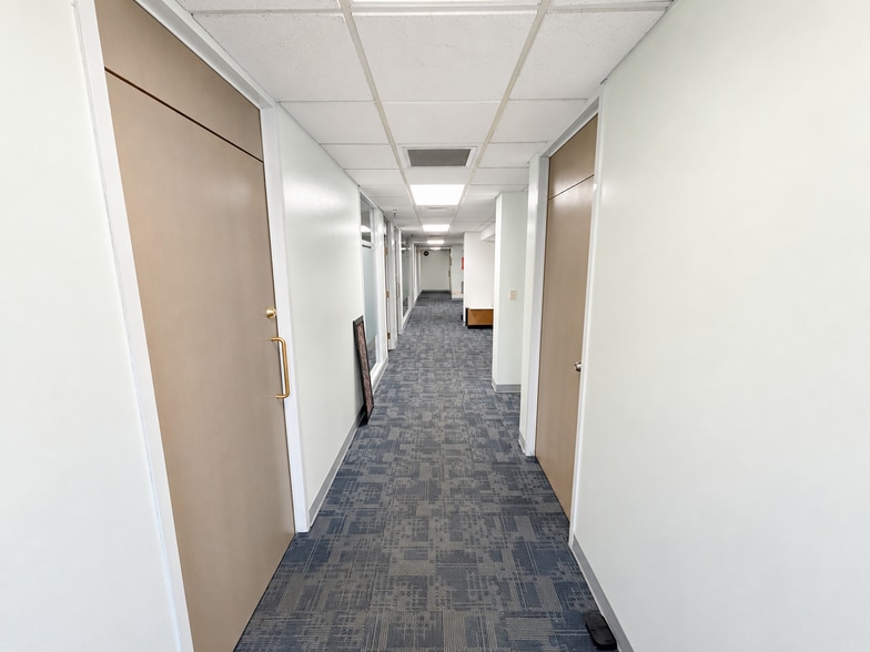More Photos Of 7633 50th St, Edmonton Office For Lease