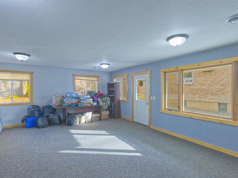 More Photos Of 410 1st St N, Winsted Office For Sale