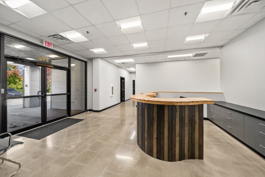 More Photos Of 210 SE 34th St, Bentonville Office For Sale