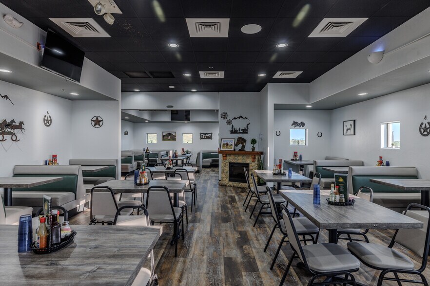 More Photos Of 7196 S Highway 92, Hereford Restaurant For Sale