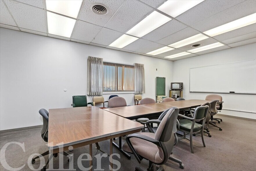 More Photos Of 216 S Park Ave W, Twin Falls Warehouse For Sale