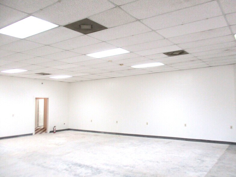 More Photos Of 10901 Crenshaw Blvd, Inglewood General Retail For Sale