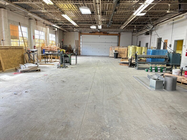 More Photos Of 2601 Timber Ln, Dayton Manufacturing For Lease