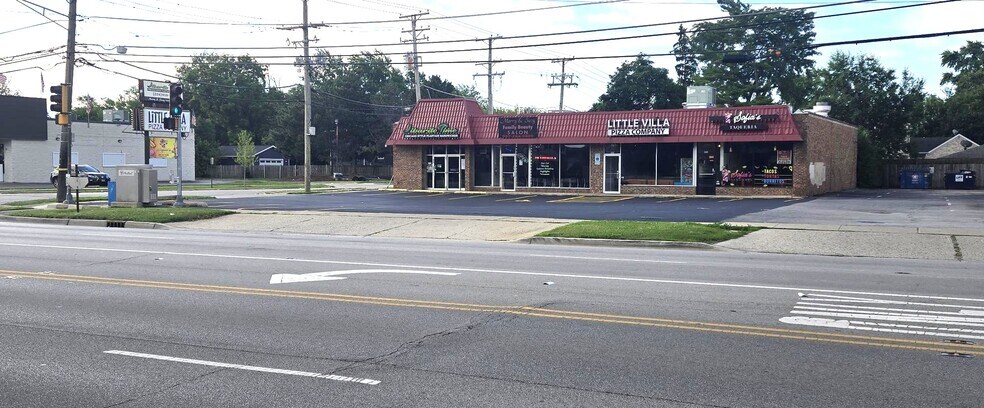 More Photos Of 931-935 E Oakton St, Des Plaines General Retail For Sale