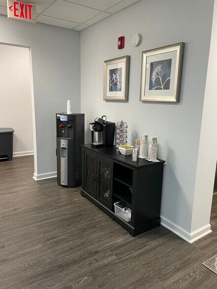 More Photos Of 1704 Maxwell Dr, Wall Township Office For Lease