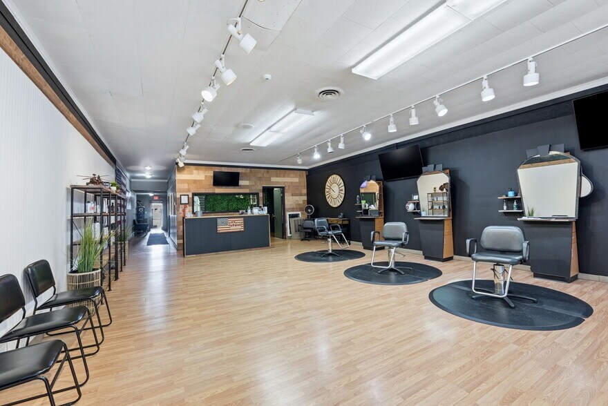 More Photos Of 215 N Michigan St, Plymouth Storefront For Sale