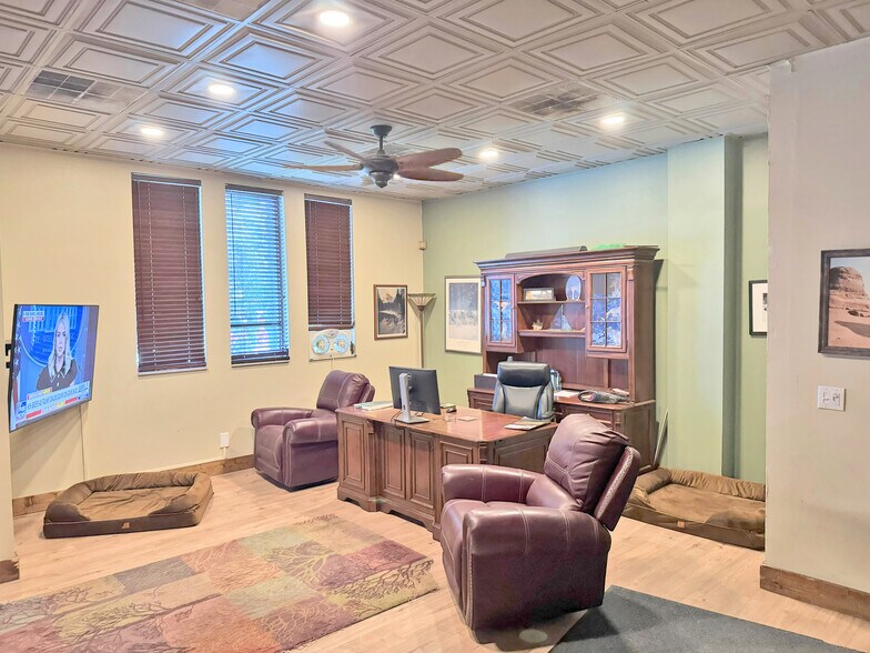 More Photos Of 1029 SE 12th Ct, Cape Coral Warehouse For Lease