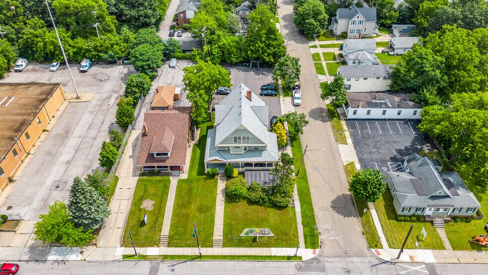 More Photos Of 755 Broadway Ave, Bedford Apartments For Sale