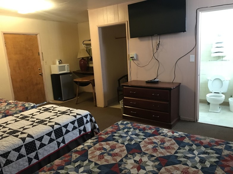 More Photos Of 1301 W Aultman St, Ely Hotel For Sale