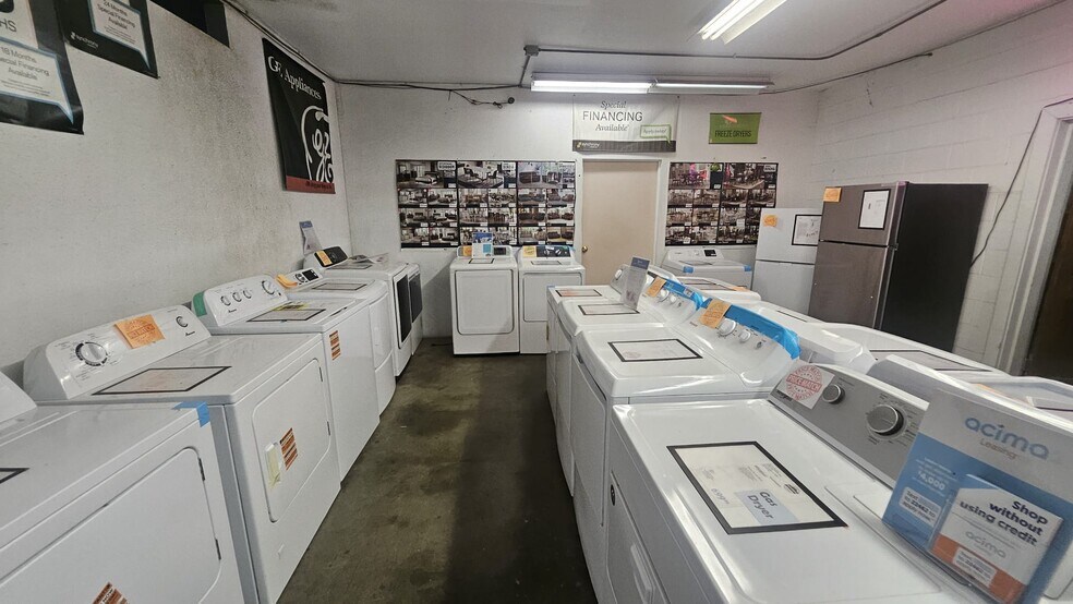 More Photos Of 6408 Lake Isabella Blvd, Lake Isabella Storefront For Sale