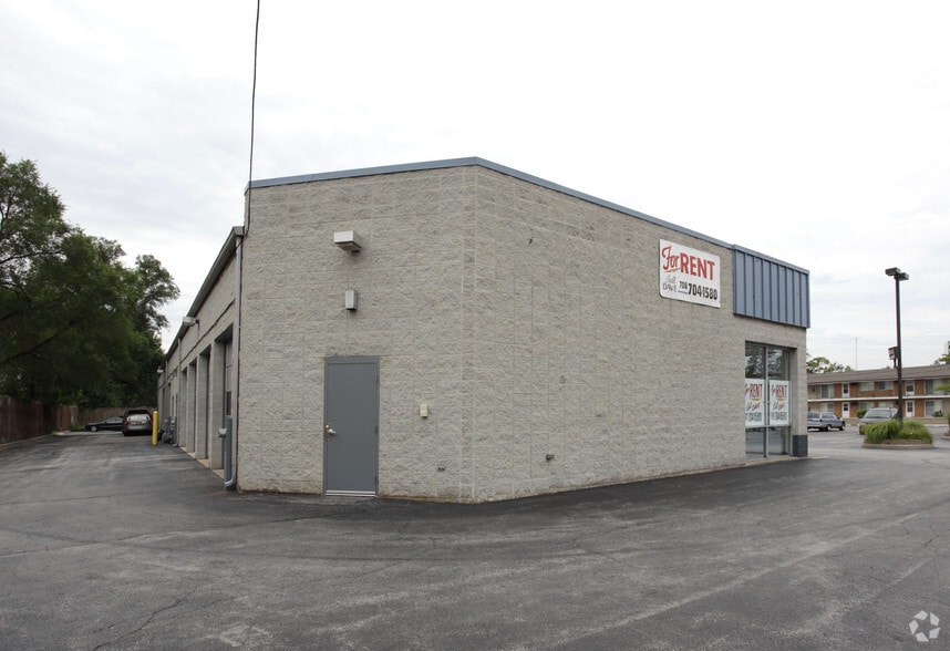 More Photos Of 6445-6495 W 111th St, Worth Auto Repair For Sale