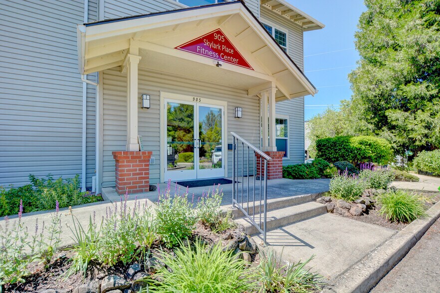 More Photos Of 905 Skylark Pl, Ashland Medical For Sale