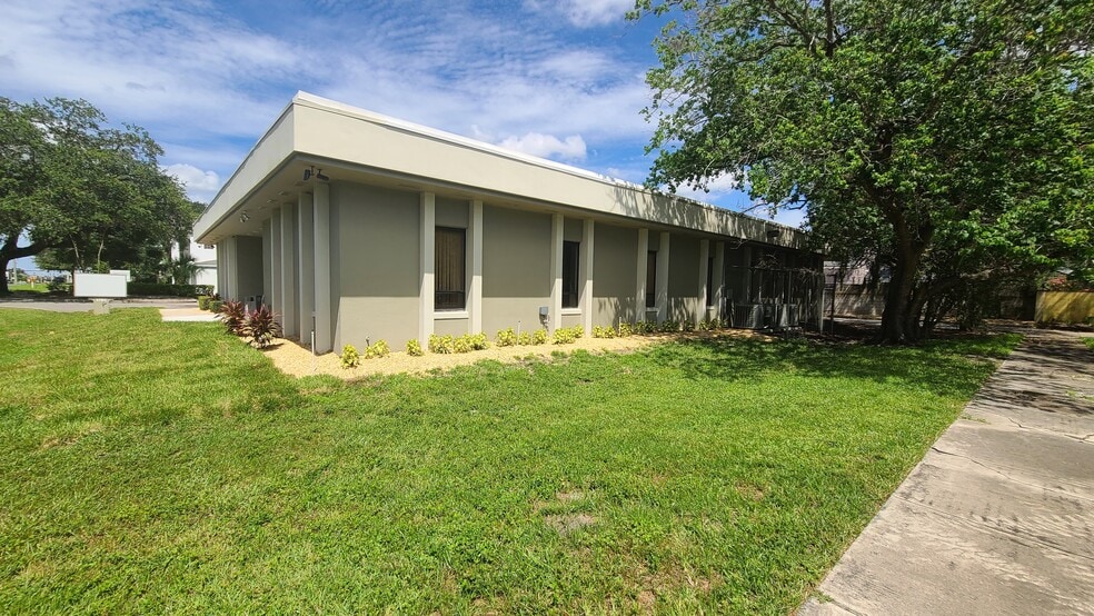 More Photos Of 1703 W Colonial Dr, Orlando Office For Lease