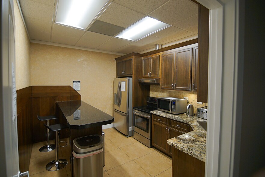 More Photos Of 6345 Auburn Blvd, Citrus Heights Office For Lease
