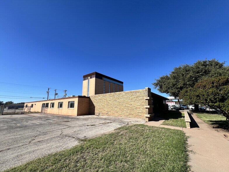 More Photos Of 502 N Willis, Abilene Medical For Sale