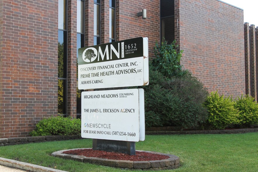 More Photos Of 1652 Greenview Dr SW, Rochester Office For Lease