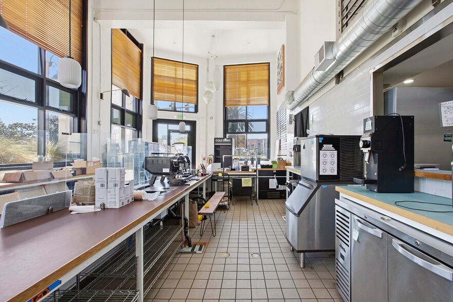 More Photos Of 3136 International Blvd, Oakland Office For Lease