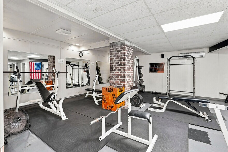 More Photos Of 204 S Broadway, Salisbury Specialty For Sale