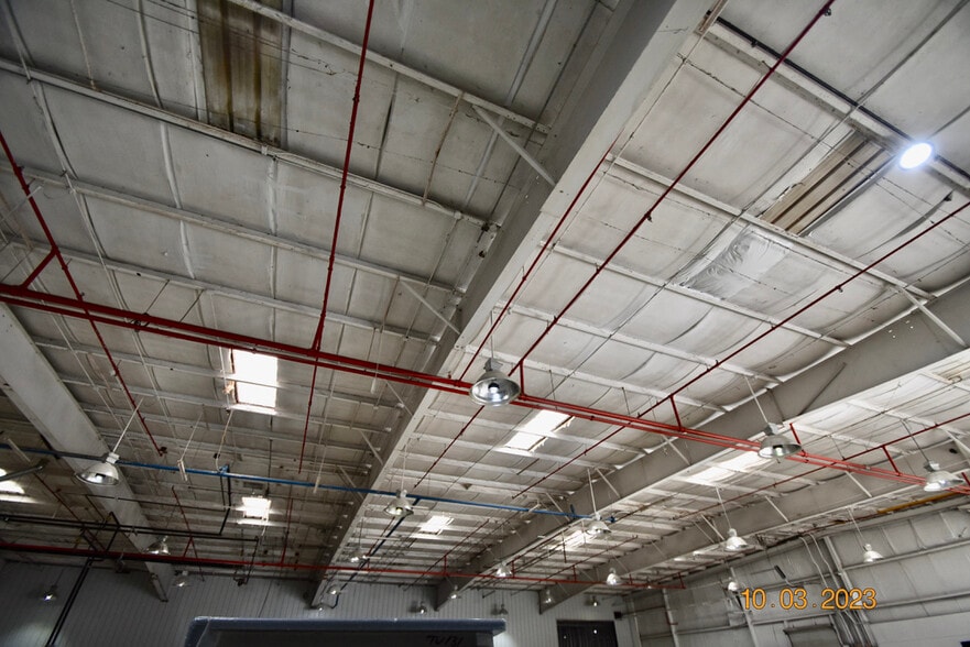 More Photos Of 956 N Broadway St, Greenville Distribution For Sale