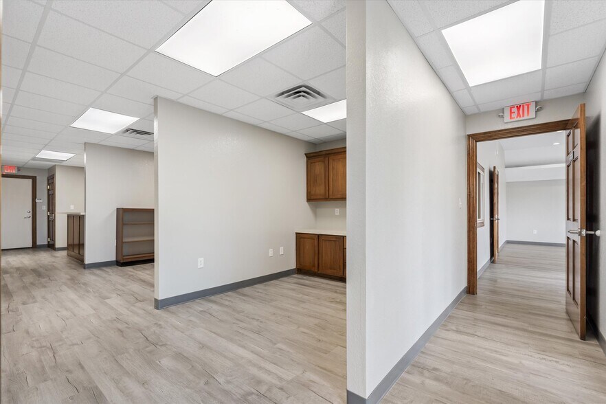 More Photos Of 2415 W Main St, Gun Barrel City Medical For Lease