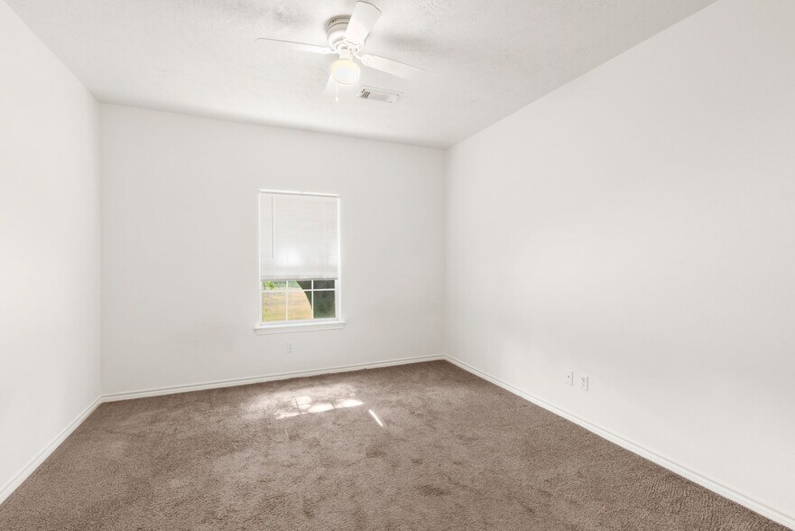 More Photos Of 2455 Montgomery Rd, Huntsville Apartments For Sale