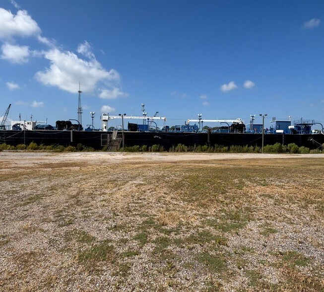 More Photos Of 5320 Ingalls Ave, Pascagoula Shipyard For Sale