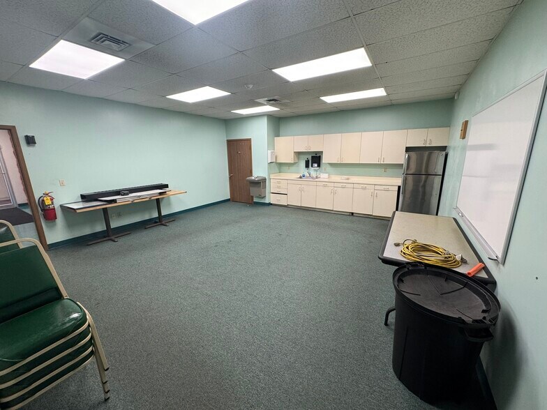 More Photos Of 4616 Enterprise Dr, Bartonville Industrial For Sale