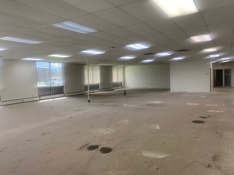 More Photos Of 11445 Stephens Rd, Warren Industrial For Sale