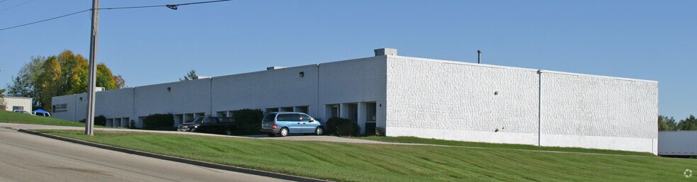 Primary Photo Of 1701 Creek Rd, West Bend Warehouse For Lease