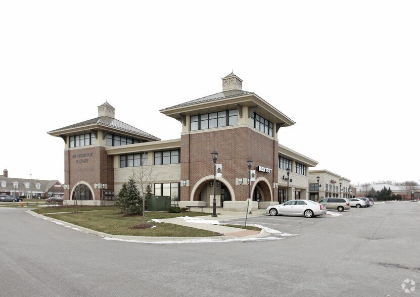 More Photos Of 1928-1995 Springbrook Square Dr, Naperville Unknown For Lease
