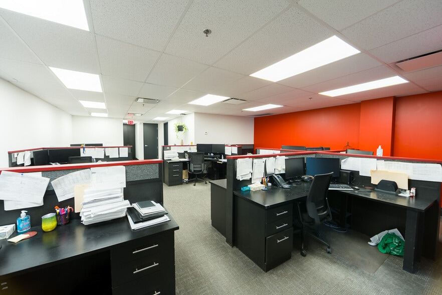 More Photos Of 7015 Tranmere Dr, Mississauga Warehouse For Sale