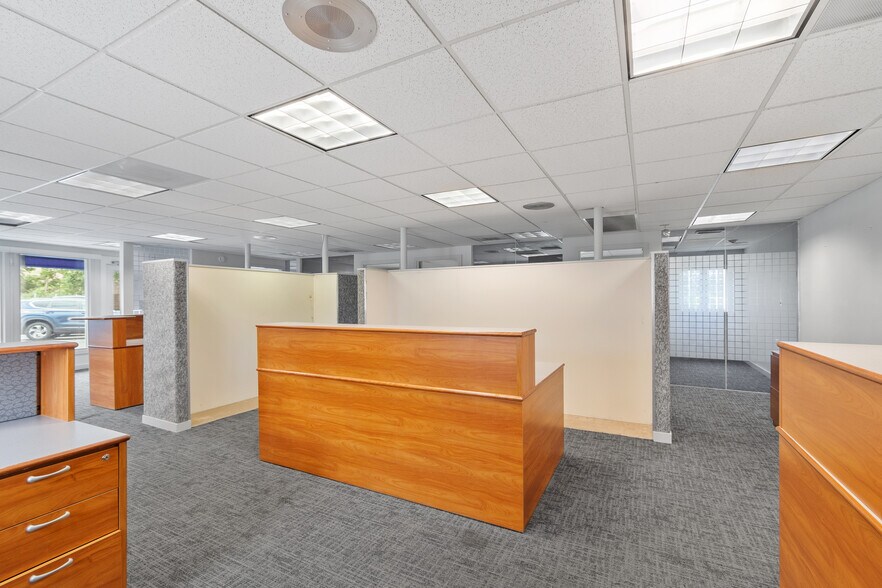 More Photos Of 247 Newbury St, Danvers Office For Lease