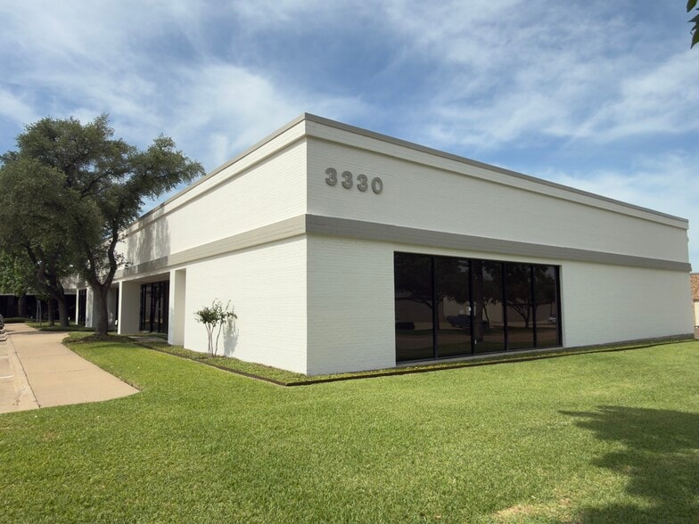 Primary Photo Of 3330 Earhart Dr, Carrollton Unknown For Lease