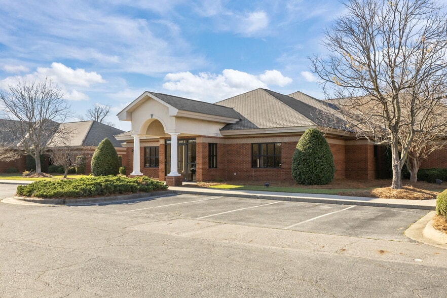 Primary Photo Of 2450 Emerald Pl, Greenville Medical For Lease