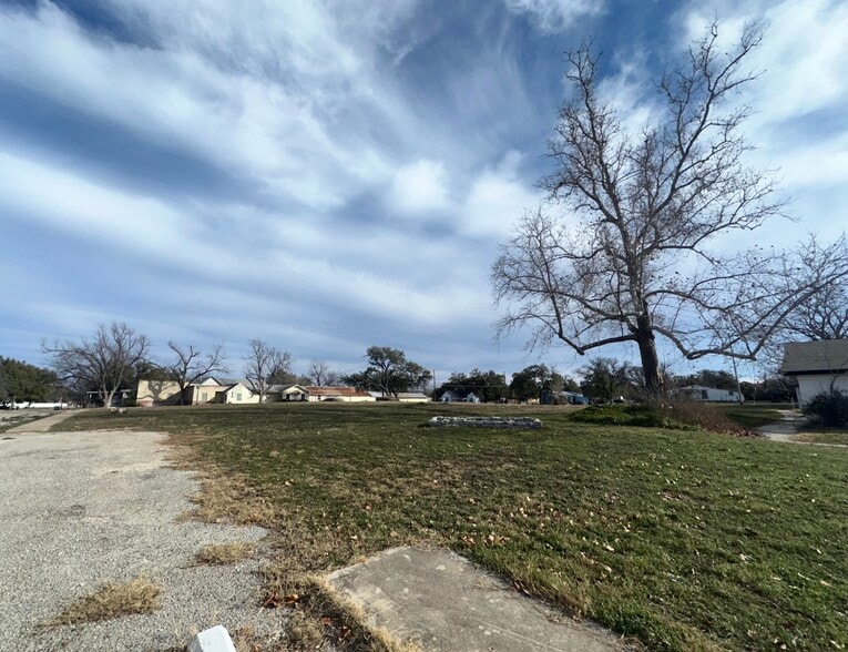 More Photos Of 1405 W Storey St, San Saba Skilled Nursing Facility For Sale