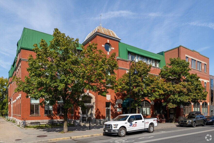 Primary Photo Of 471-475 Av De L'église, Montréal Office Residential For Sale