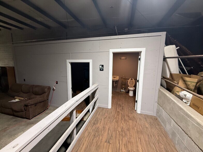 More Photos Of 812 Geneva Street, Opelika Warehouse For Lease