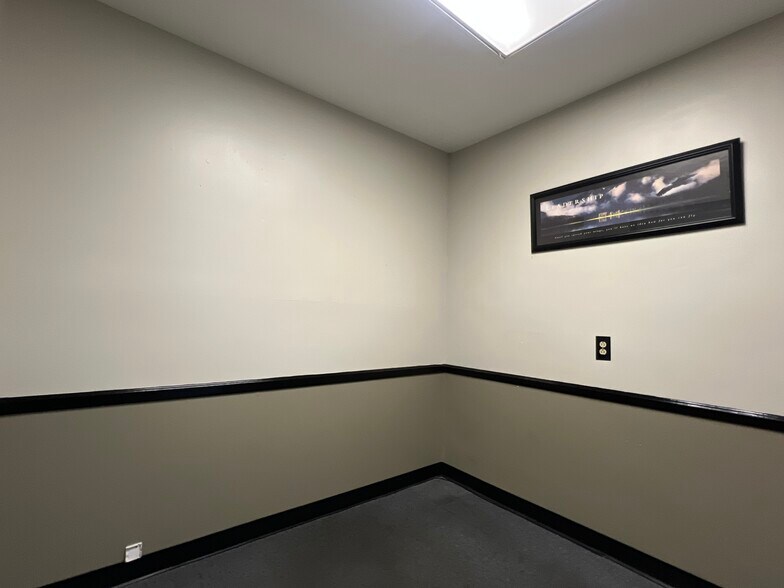 More Photos Of 1913 E 17th St, Santa Ana Office For Sale