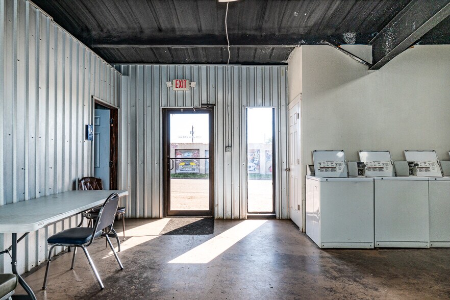 More Photos Of 201 E Service Rd, Tulia Restaurant For Sale