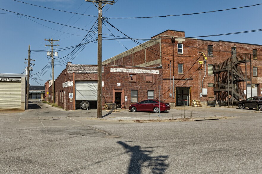 More Photos Of 415 S 7th St, Lincoln Warehouse For Lease
