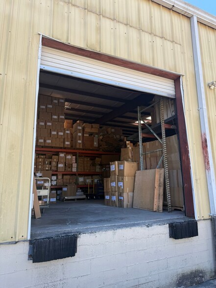 More Photos Of 900 Armstrong Blvd, Kissimmee Warehouse For Lease