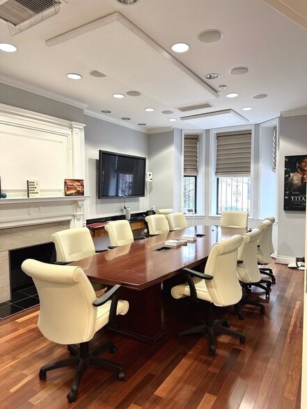 More Photos Of 1705 N St NW, Washington Office For Sale