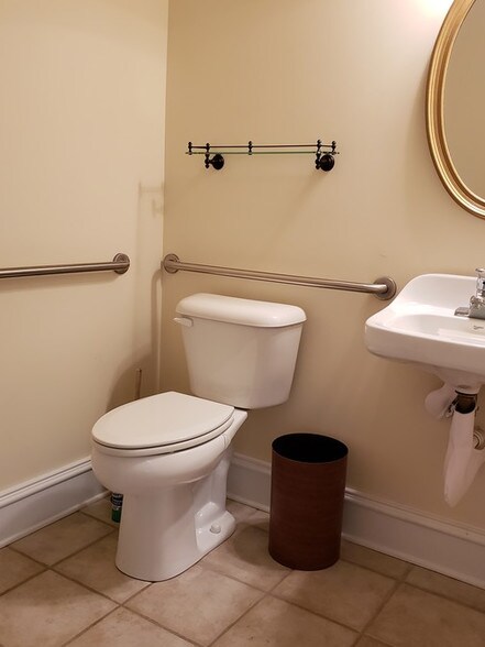 More Photos Of 3950 Cobb Pky NW, Acworth Office For Lease